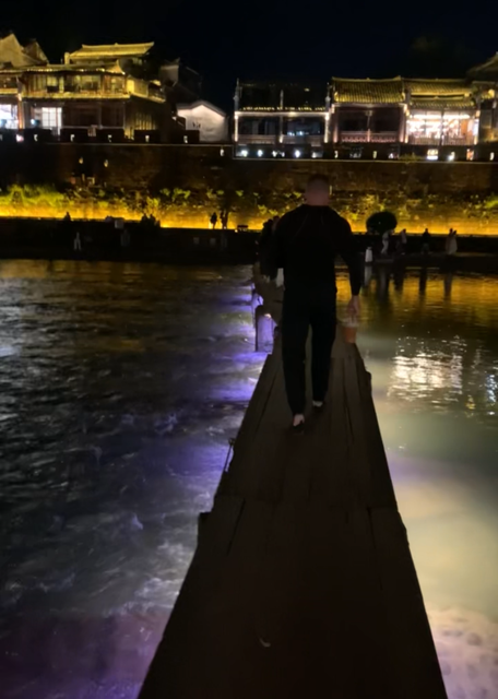 Украденное солнце. Universal Beijing Resort, Гуйлинь, Фужун, Чжанцзяцзе, Фэнхуан, Яншо. 8-17 апреля 2026. Украденное солнце. Universal Beijing Resort, Гуйлинь, Фужун, Чжанцзяцзе, Фэнхуан, Яншо. 8-17 апреля 2026.