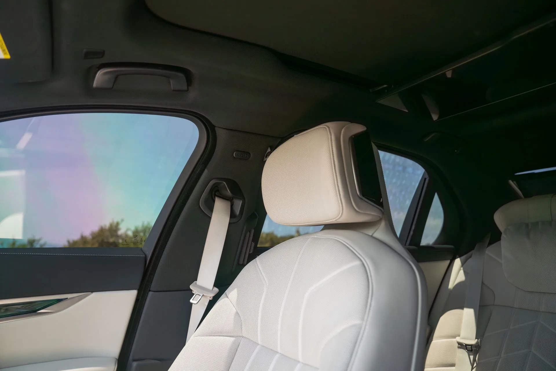 BMW i7 photo 8