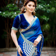 Urvashi-Rautela-Wallpapers-Insta-Fit-Bio
