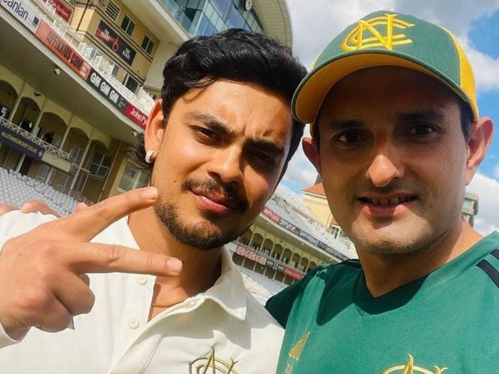 5 Times Ind & Pak Cricketers Played in the Same Team 