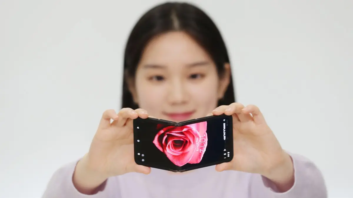 Samsung's Rollable Phone Nears Launch