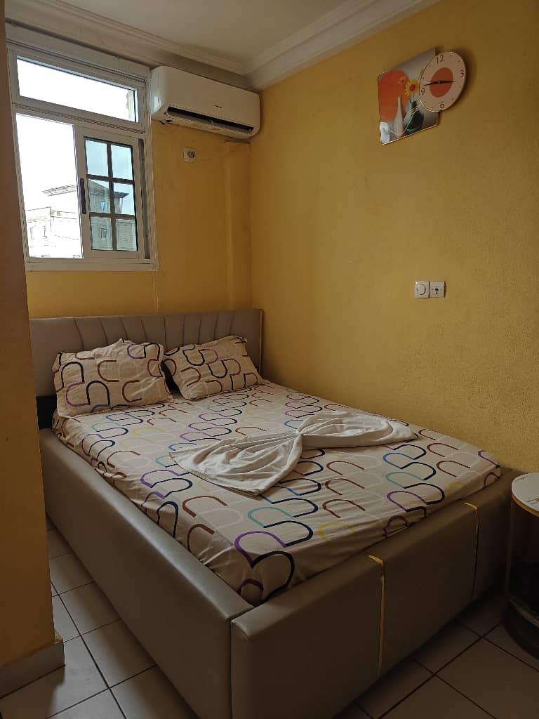 Chambre meublée à louer à Douala - 15000 FCFA/Nuit