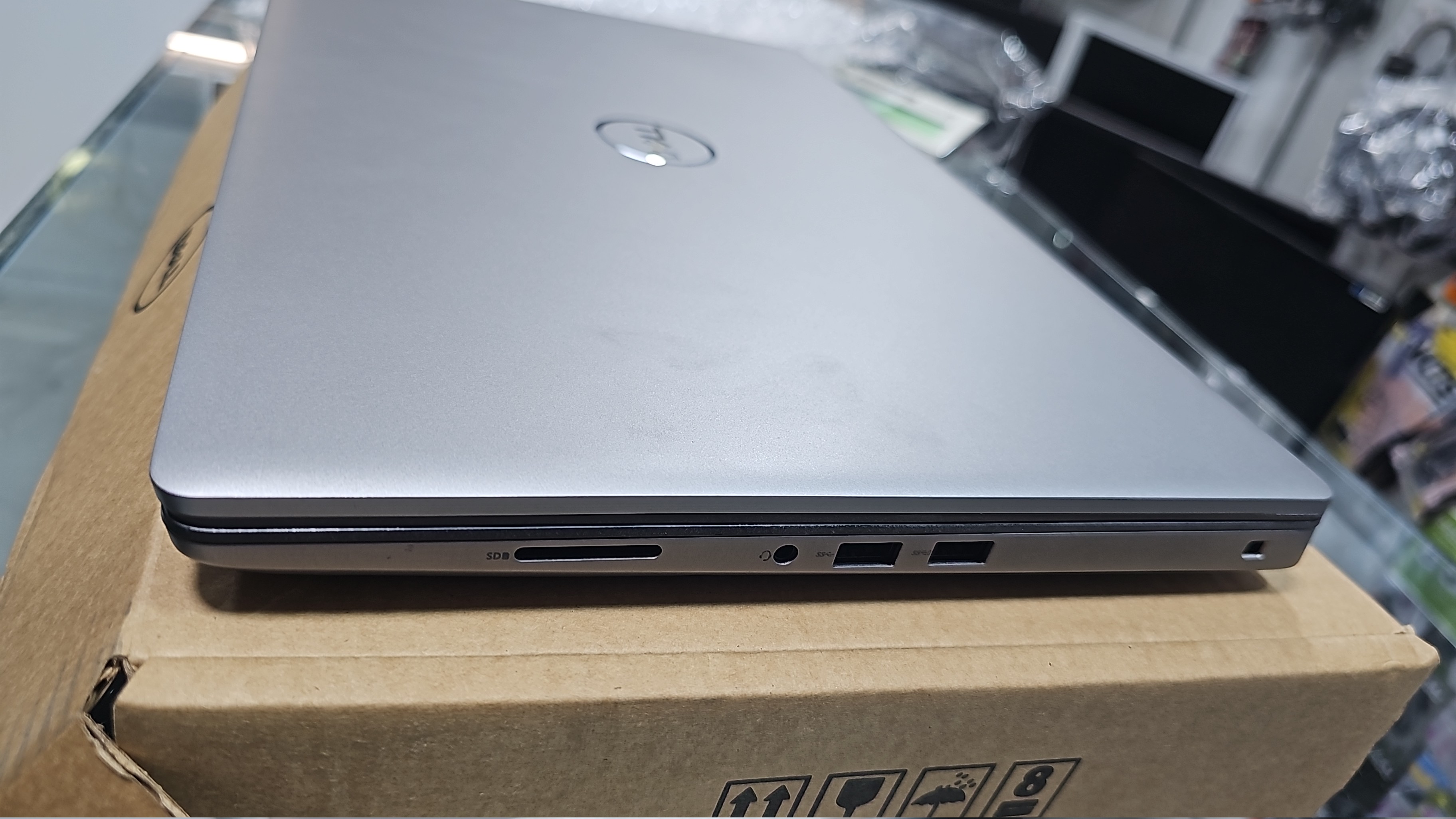DELL Workstation — 3
