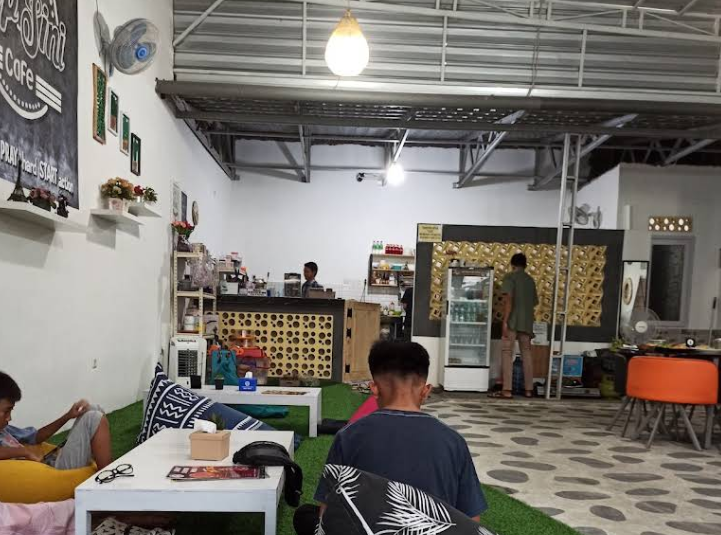 Stop Sini Cafe