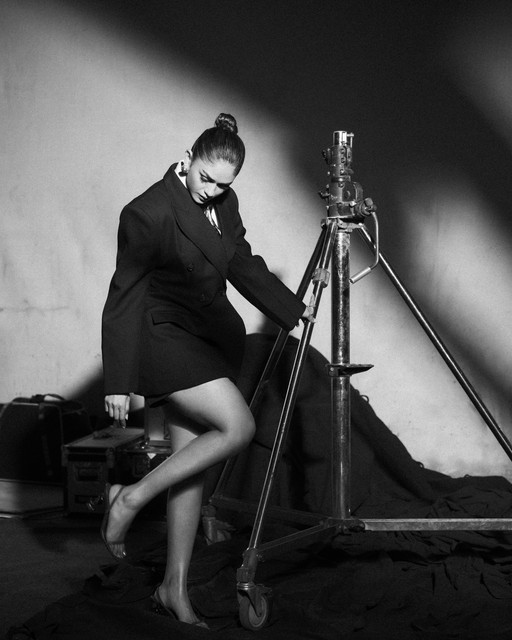 Mrunal-Thakur-2