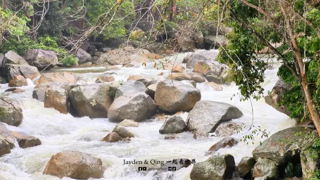 gallery Chamang Waterfall 01.webp