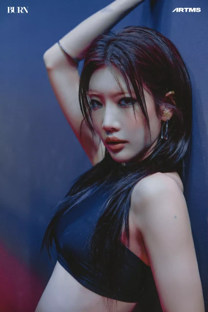 kim lip loona 1368902.webp