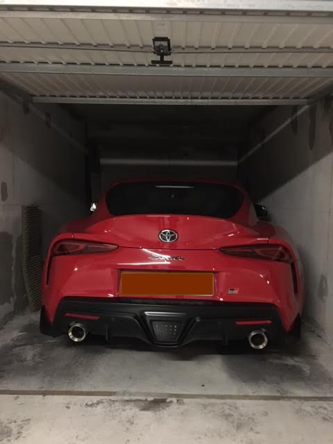 https://i.ibb.co/vdjHJbq/supra.jpg