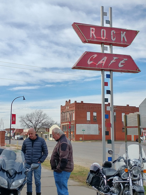 Lunch-Ride-Rock-Cafeba