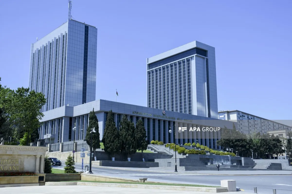 Parlamentin növbəti plenar iclasının vaxtı və müzakirə olunacaq mövzular bəlli olub