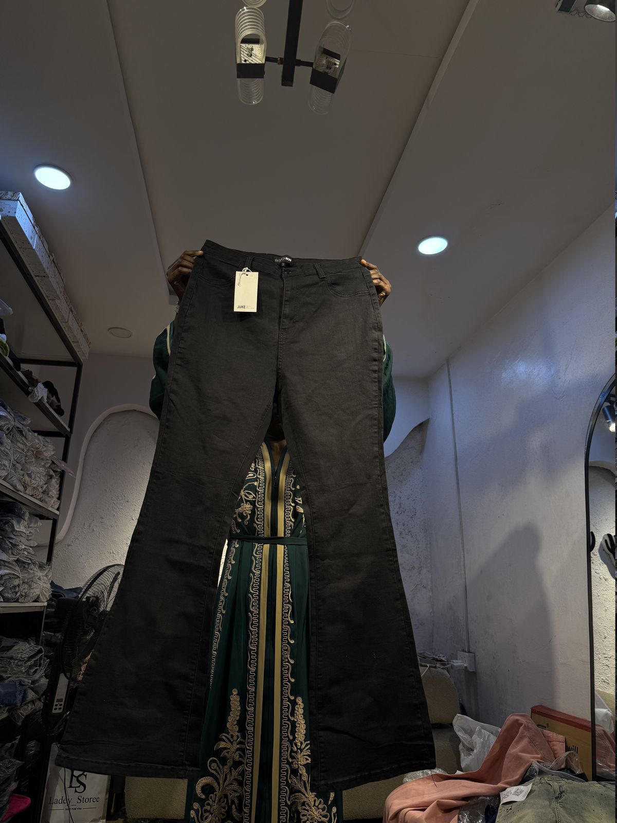 Waist 34