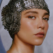 Флоренс Пью сфотографированная Надин Иджевере для Vanity Fair 2026 год 2