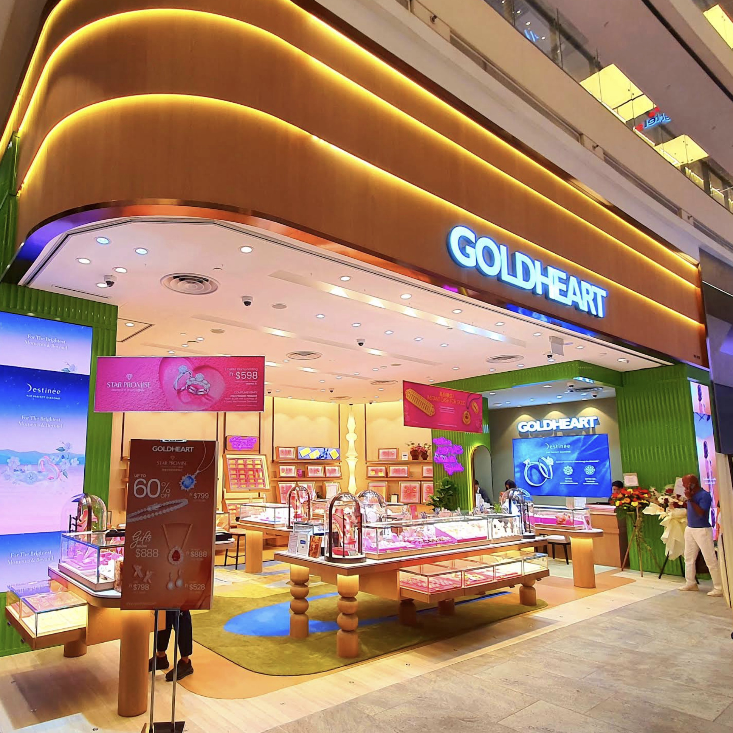 Diamond and gold jewellery display at GOLDHEART