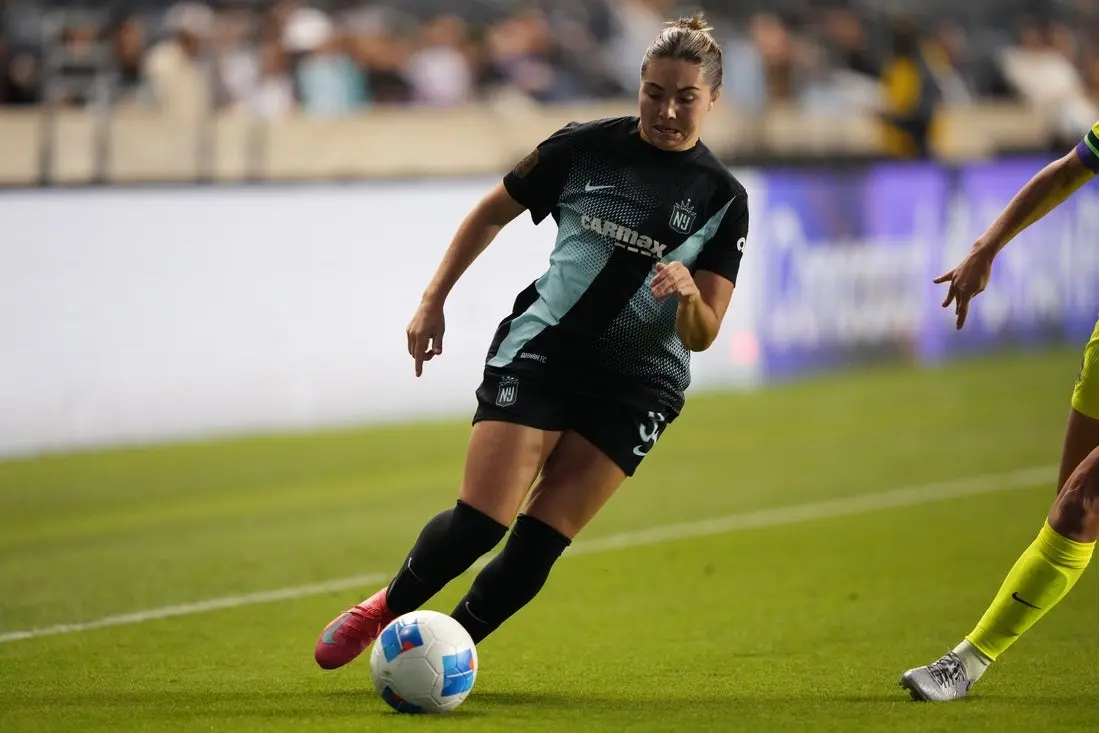 Dash Bolster Roster with Forward Khyah Harper