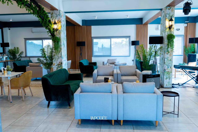 Lounge Bar