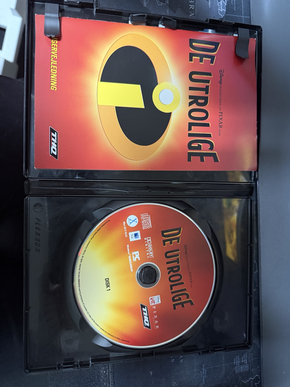 De Utrolige manual and disc labelled Disk 1