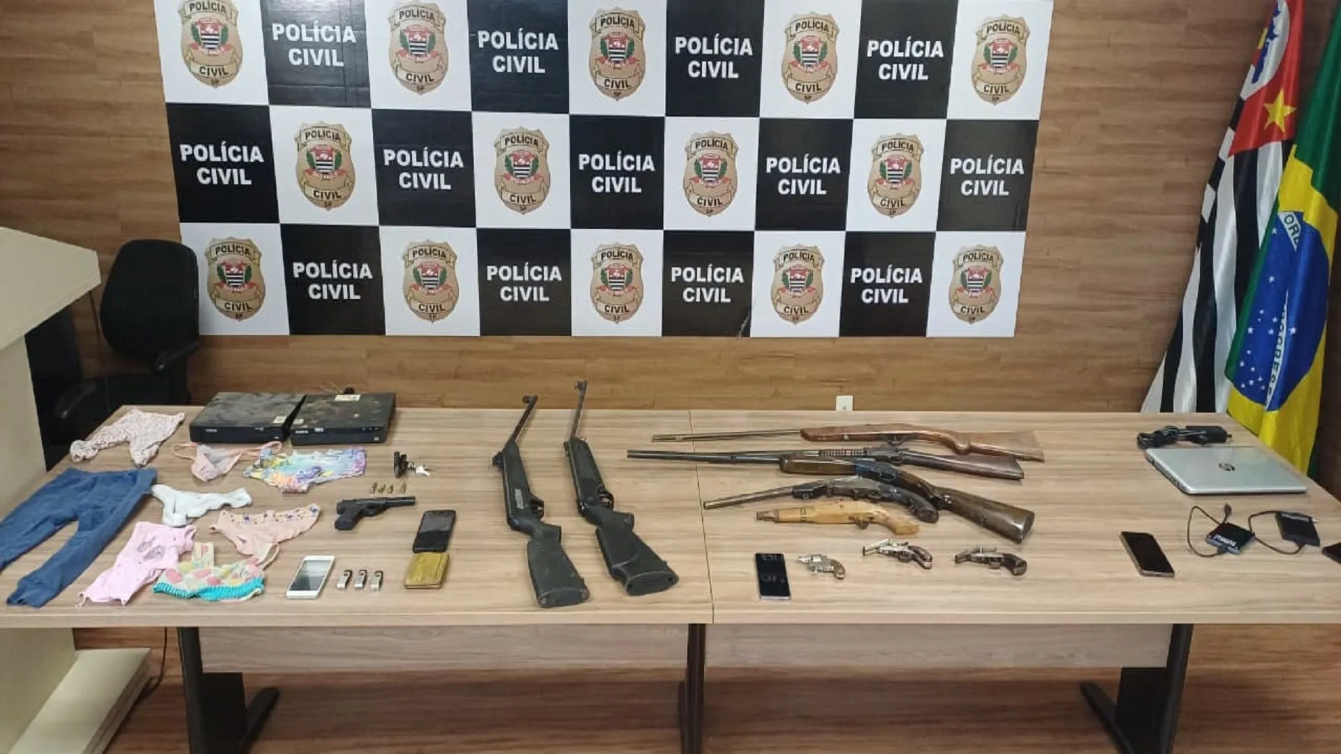 Armas