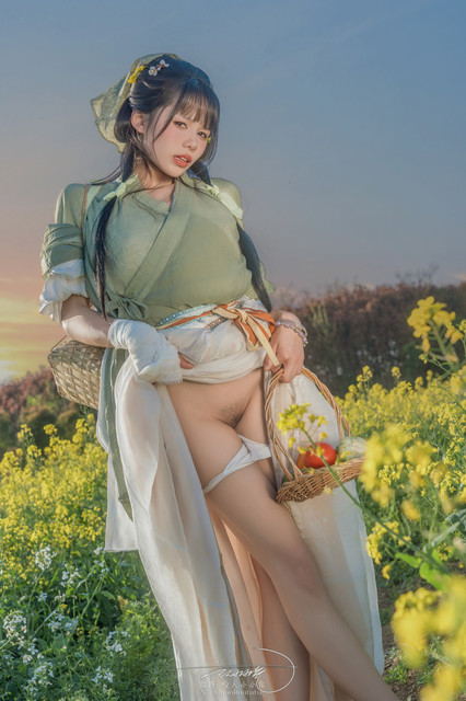 045