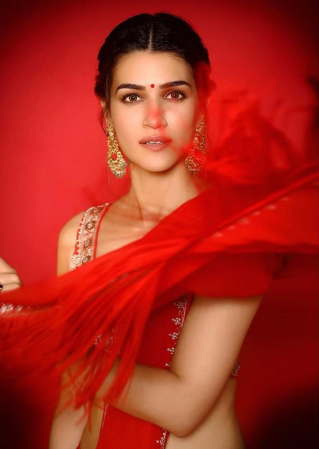 10-45-476092610kriti-sanon-1 10-45-476092610kriti-sanon-1