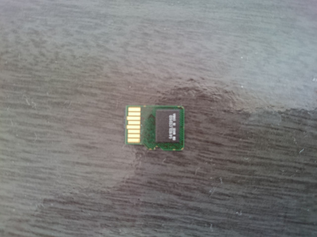 Micro-SD-64-GB-Extreme-Pro-04.jpg