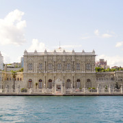 Dolmabahçe Sarayı