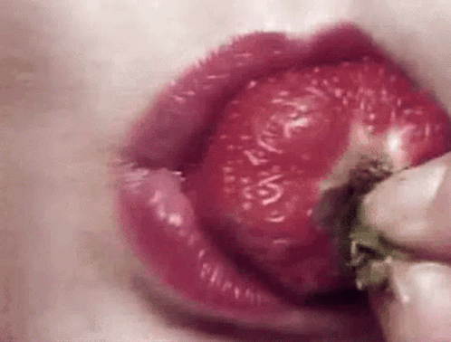 lips-strawberry