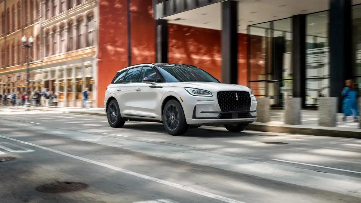 SUV-urile de lux prioritizeaza confortul fata de tehnologia flashy