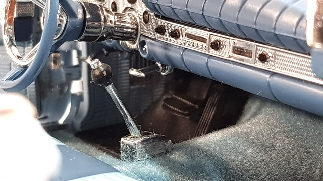 F57TB233.jpg