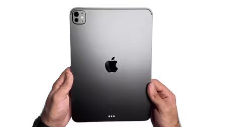 iPad Pro M4の背面 スペースブラック