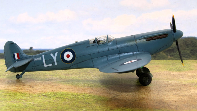 Spitfire-PR-IC-Tamiya-7300m-Rr