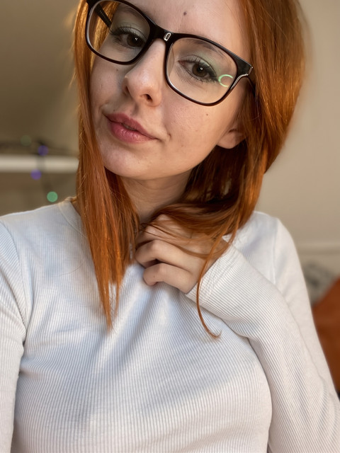evie davis video.jpg