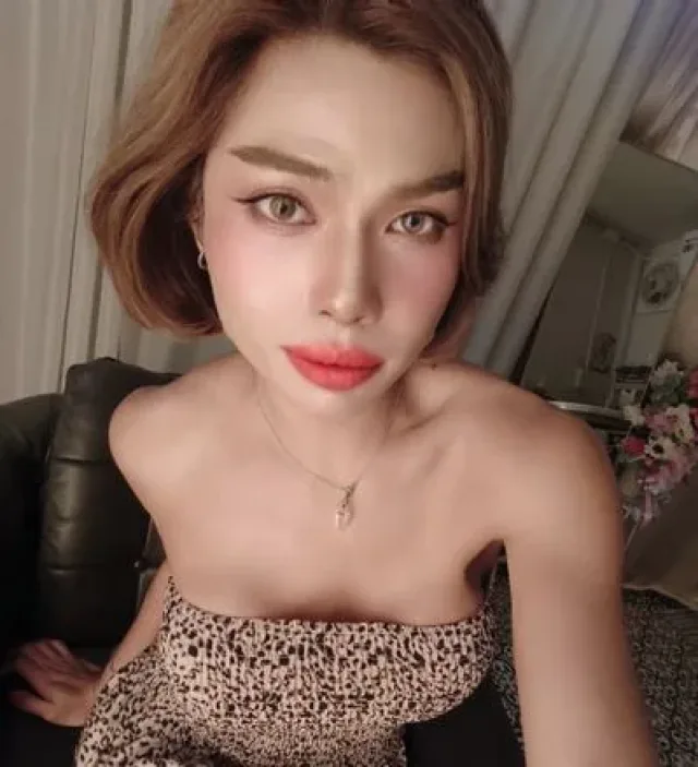 태국 쉬멜 아옴 실사 프로필 여섯번째 상세 이미지 태국 쉬멜 아옴 실사 프로필 여섯번째 상세 이미지