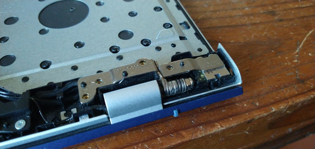 ACplugcloseup