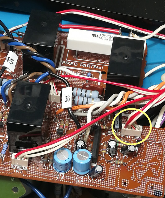 Connettore4pin.jpg