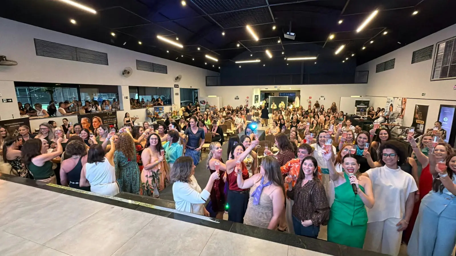 Cmec Foto