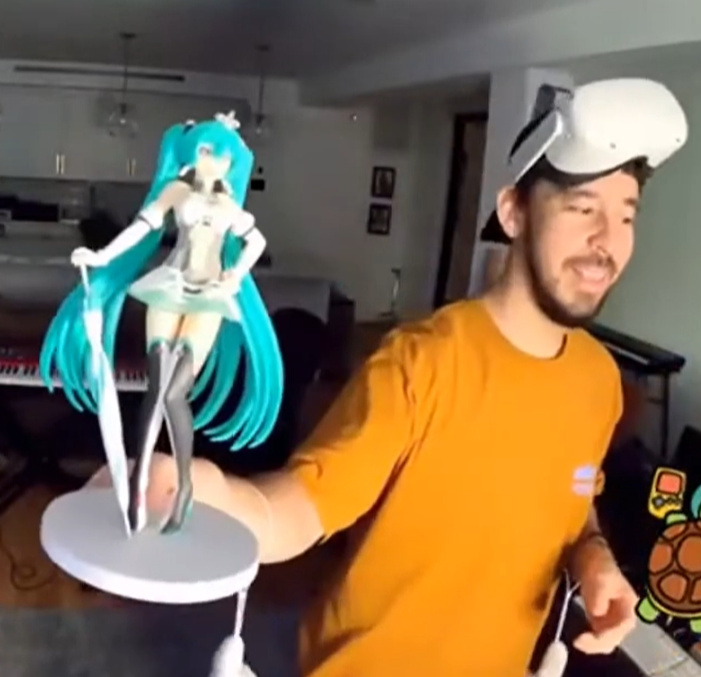 Mike Shinoda Miku figures