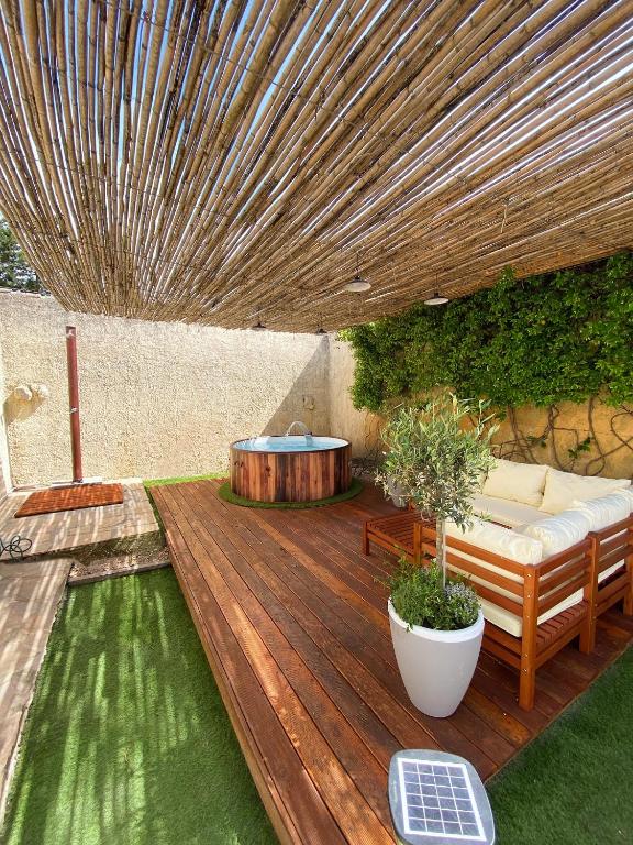 Hot tub garden