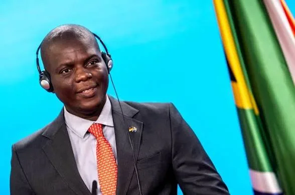 Illustration - Afrique du Sud : Lamola qualifie le programme d'accueil des Afrikaners de Trump d'« Apartheid 2.0 »