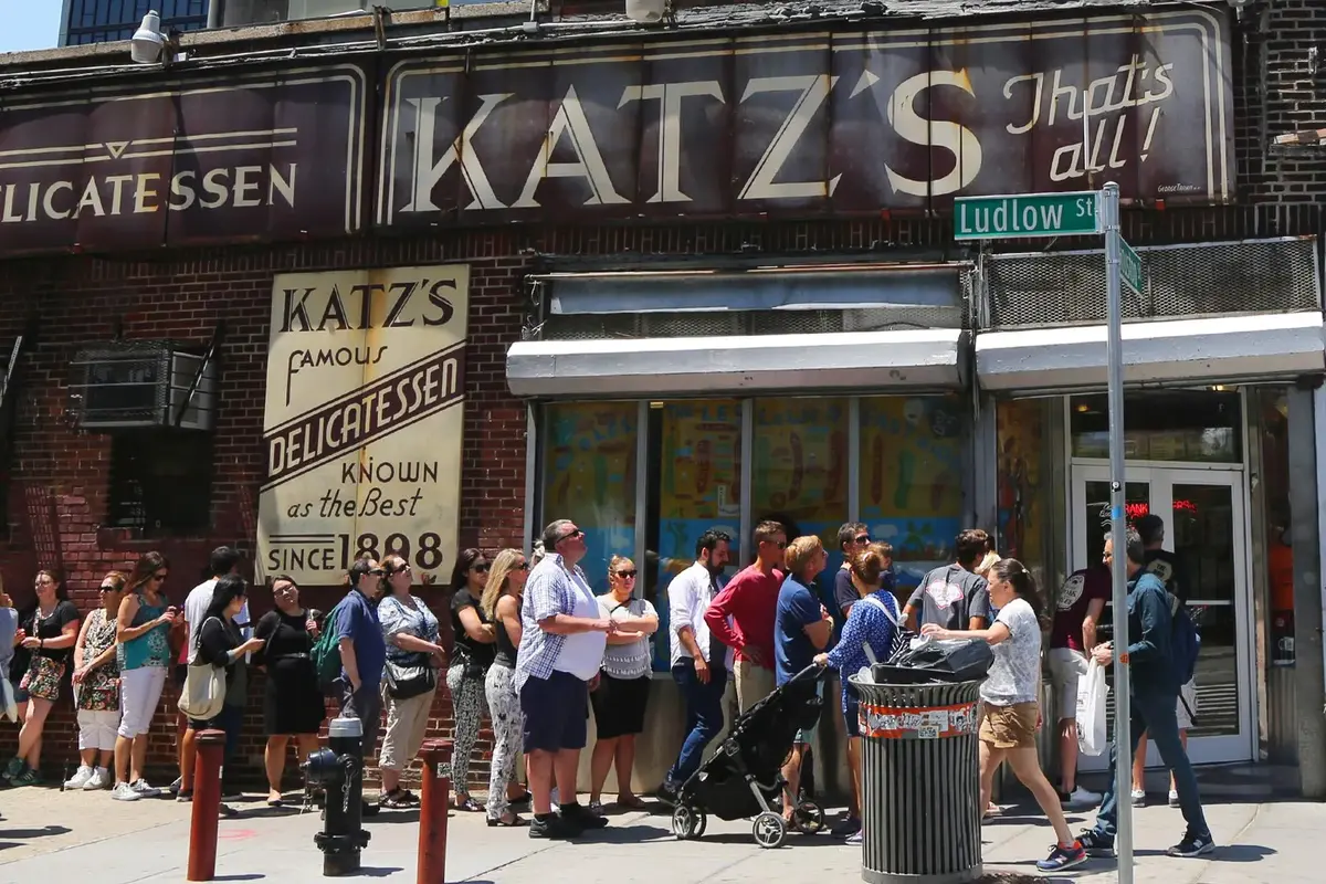 The Long Wait for Dessert: Manhattan's Latest Food Frenzy