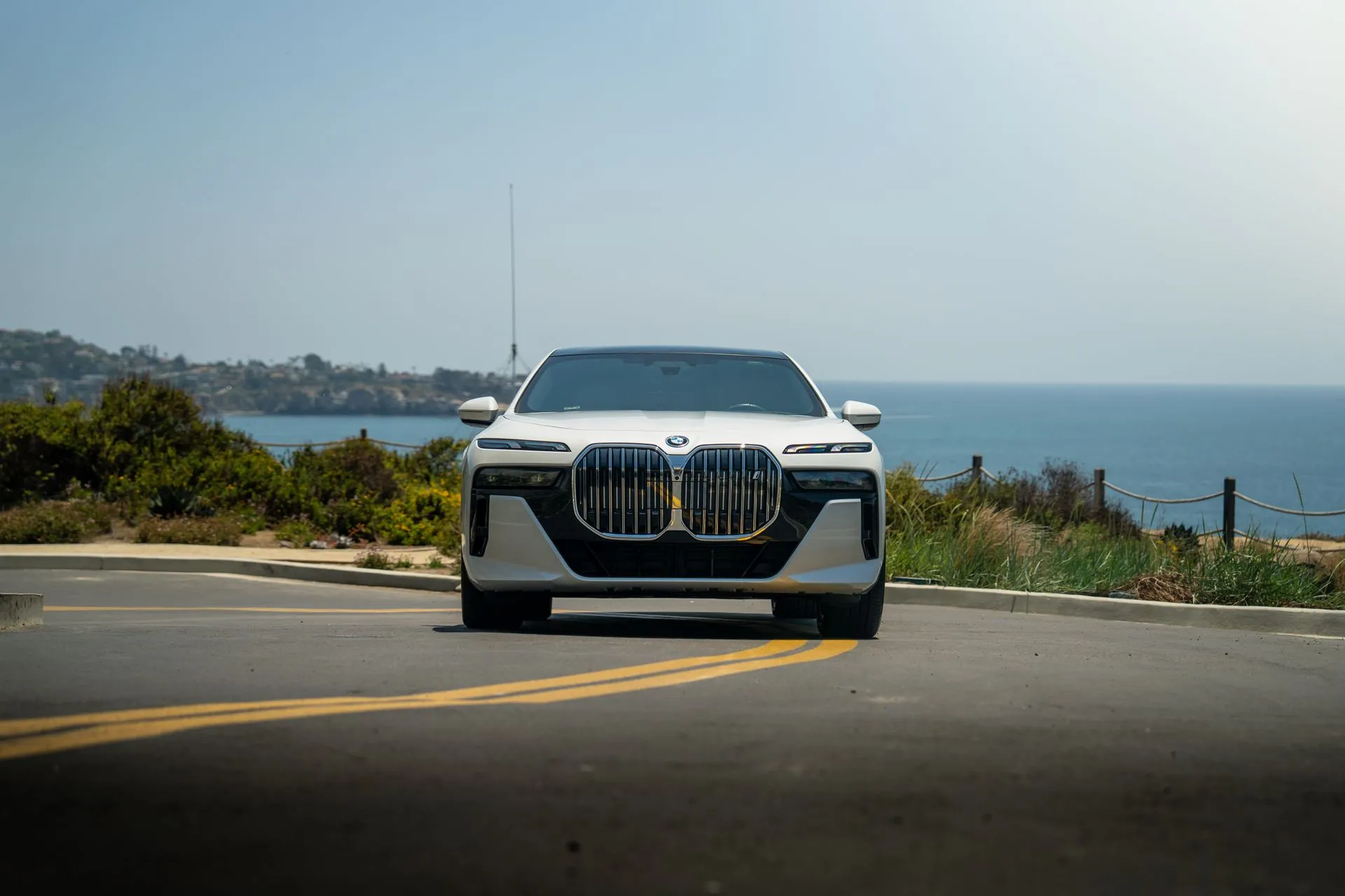 BMW i7 photo 2