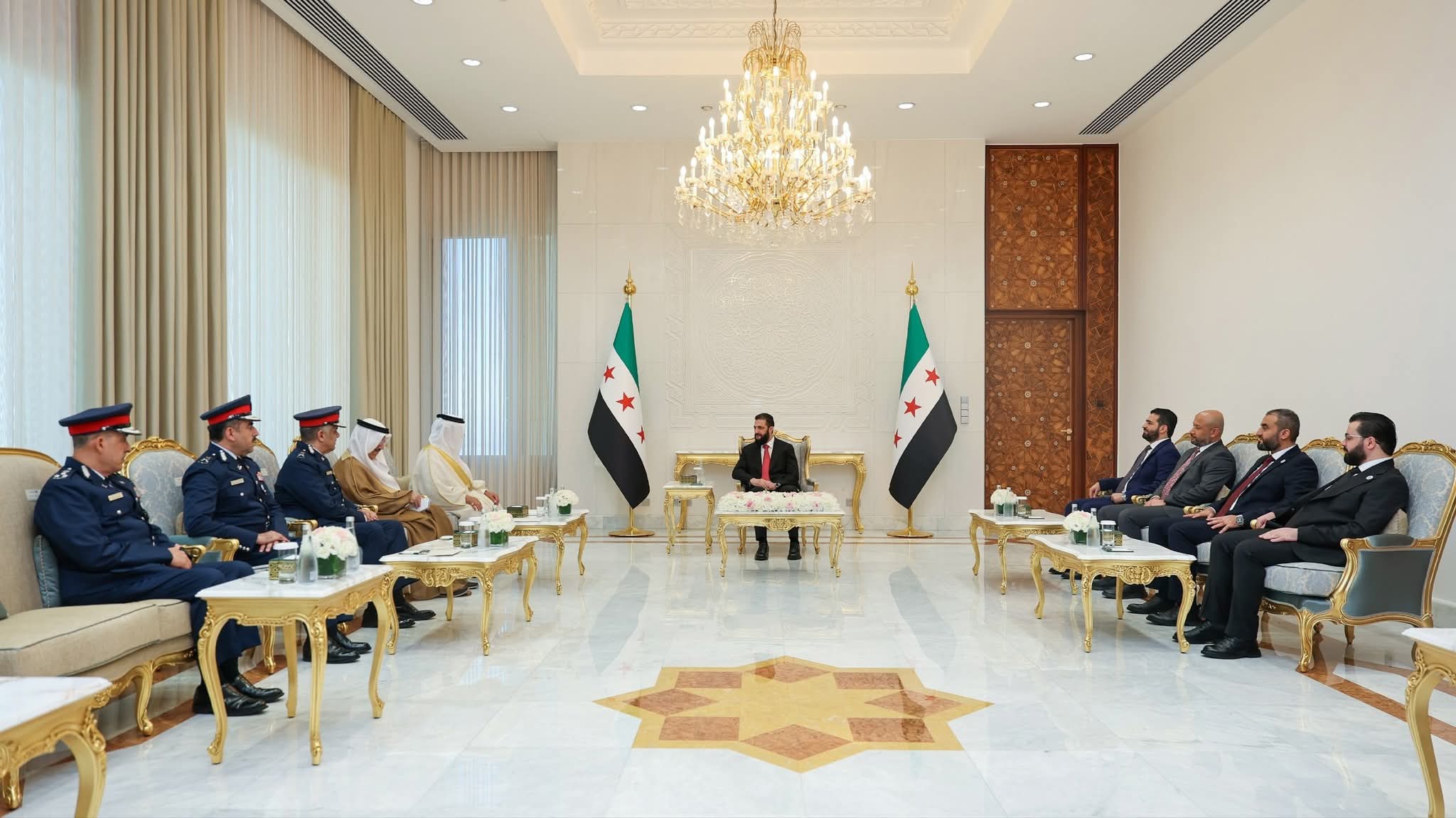 الرئيس الشرع يستقبل وزير داخلية مملكة البحرين