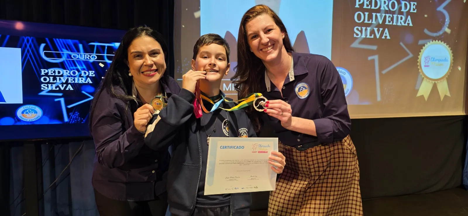 Alunos Receberam Medalhas E Certificados