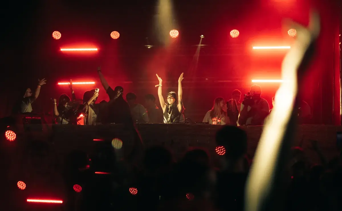 Festivalul Sziget: Tânăra DJ MĂ-TA, o stea a muzicii electronice din România