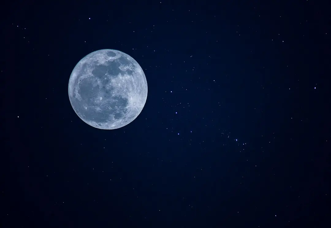 Eclipsa de Lună Plină promite schimbări financiare pentru Aquarius