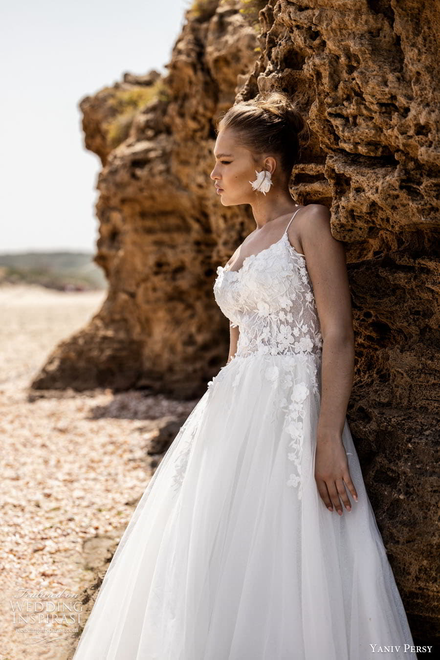 yaniv-persy-2024-destinations-bridal-detached-puff-sleeves-sleeveless-straps-plunging-v-semi-sweethe