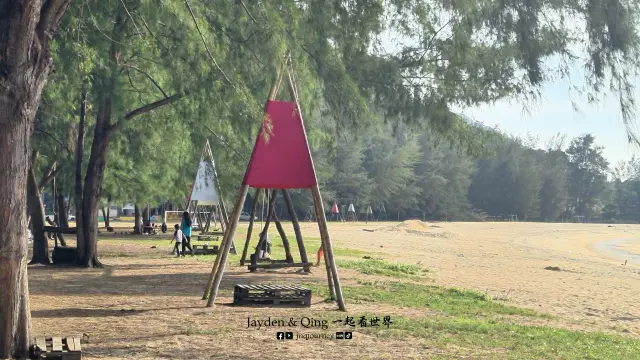 Pantai Teluk Kalong2.webp