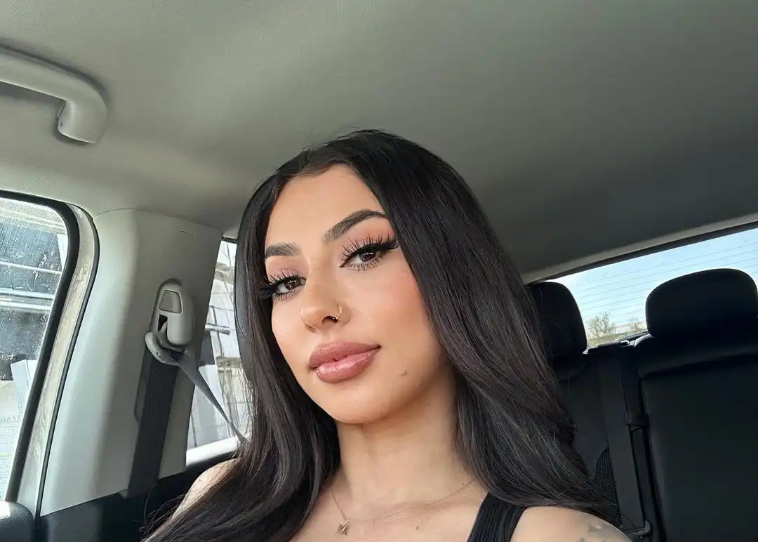 Maria Agredano Wallpapers Insta FIt Bio (5)