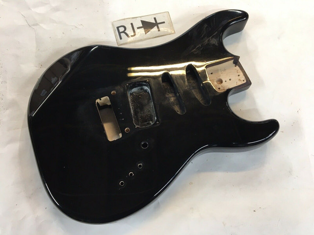 1984-Kramer-Maple-Body-01