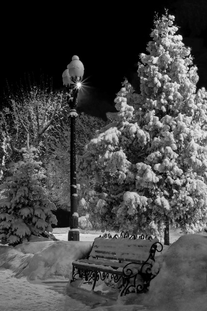 Winter Alley bw.jpg