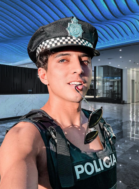 [IMAGE:https://i.ibb.co/wzFwRkm/POLICIA1.jpg]